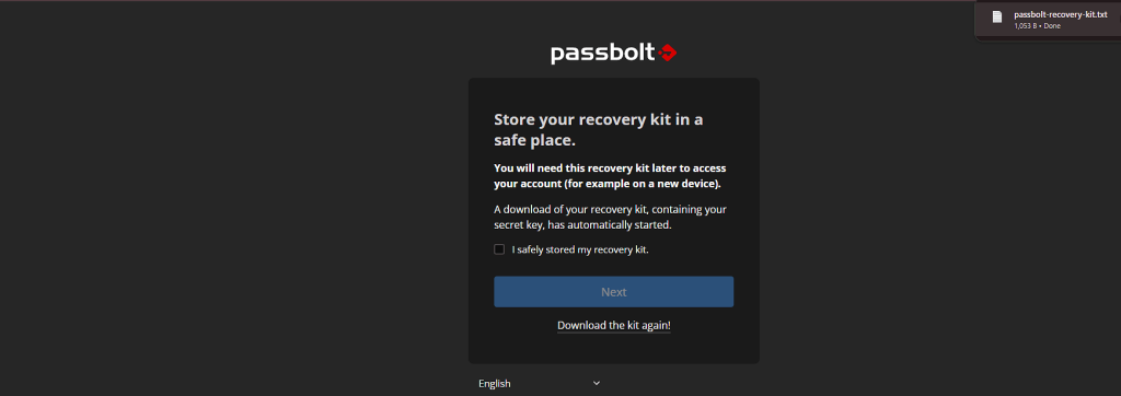 Pantalla del kit de recuperación con el fichero passbolt-recovery-kit.txt apareciendo en las descargas del navegador